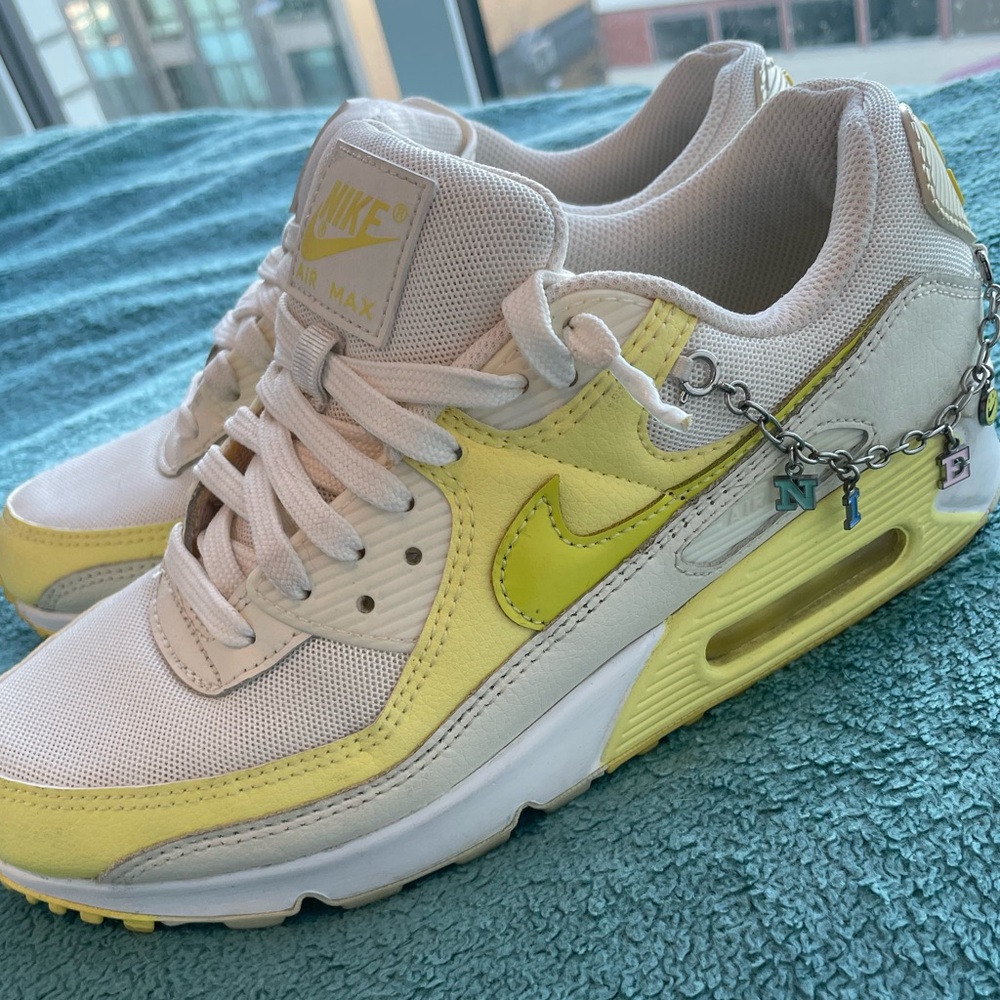 Nike Air Max 90 SE Princess Charming (2021) W9